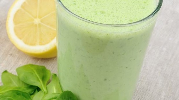 Green Smoothie with fruit