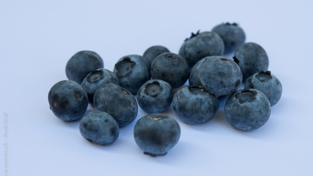 Smoothie with wild berries and seeds