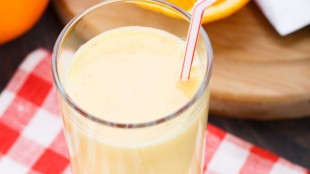 Orange smoothie with yoghurt