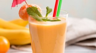 Smoothie with mandarins